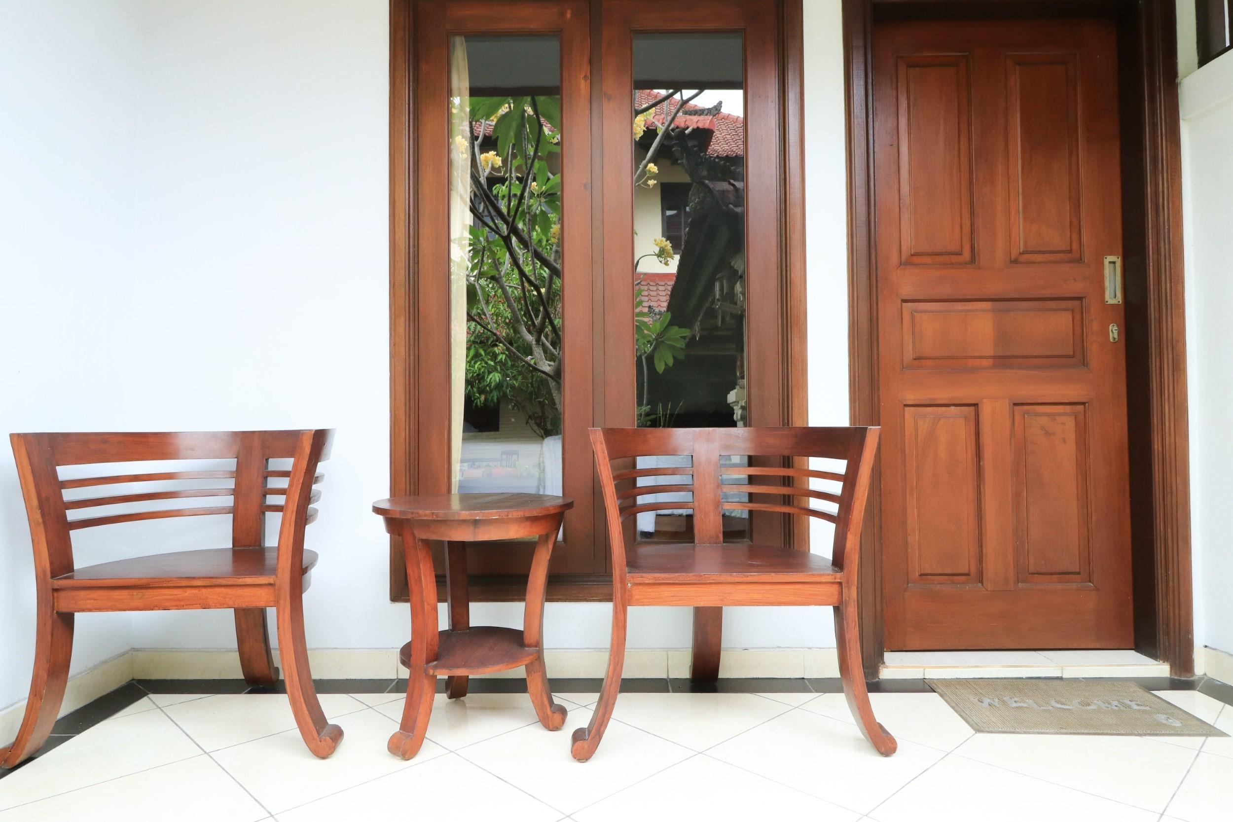 Puri Jayaraja Guest House Кута Екстериор снимка